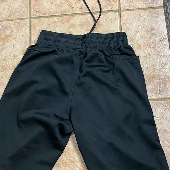 Under Armour men’s joggers - Picture 2 of 2
